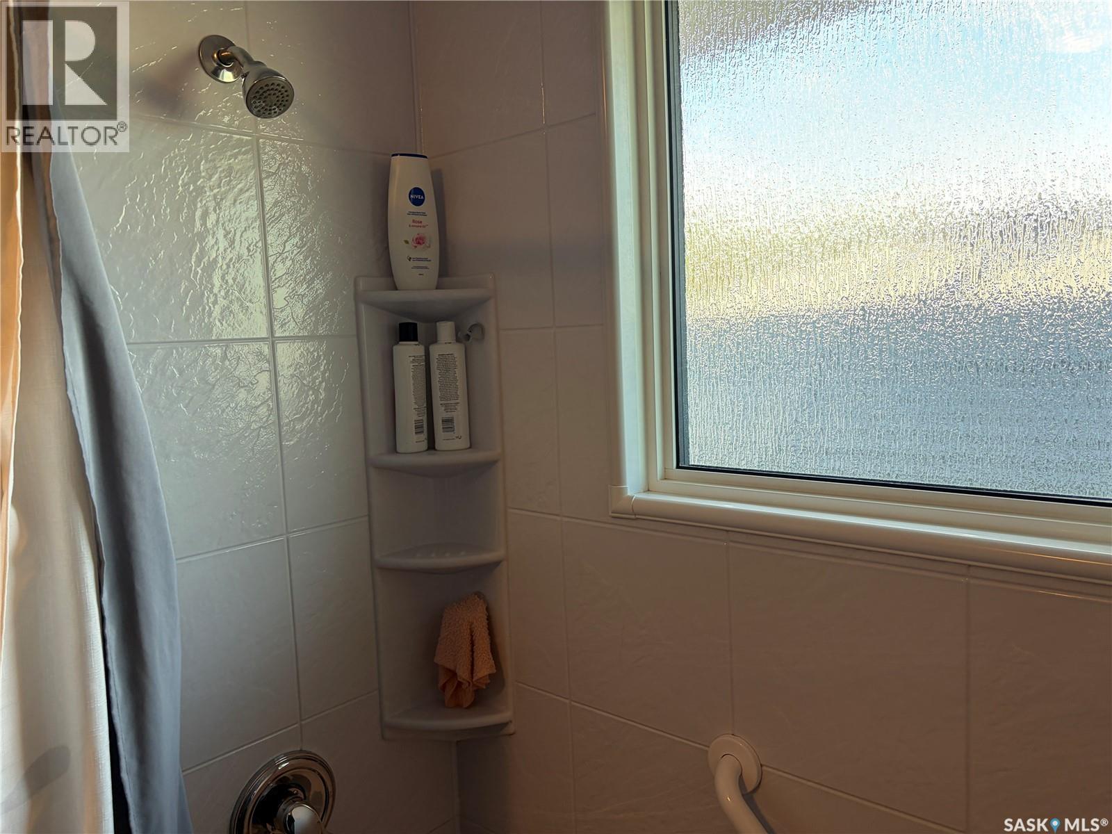 507 6th Street E Property Photo 16