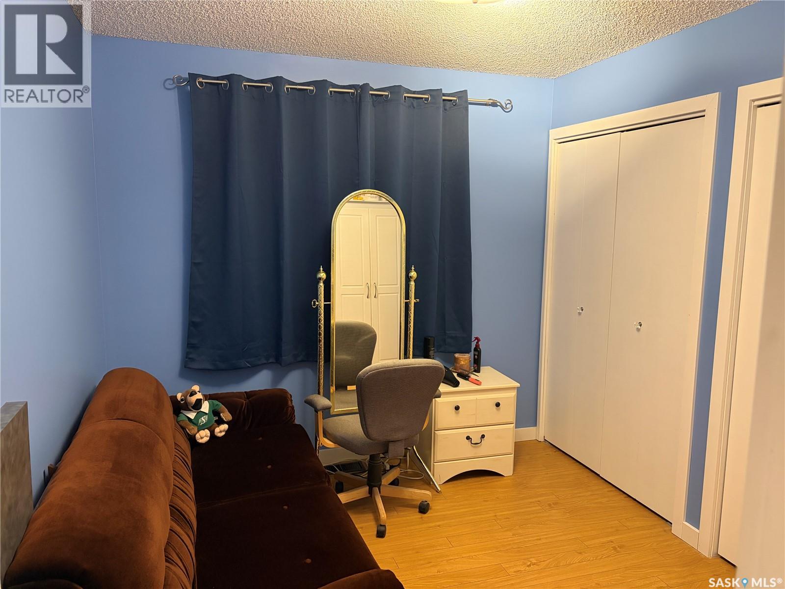 507 6th Street E Property Photo 17