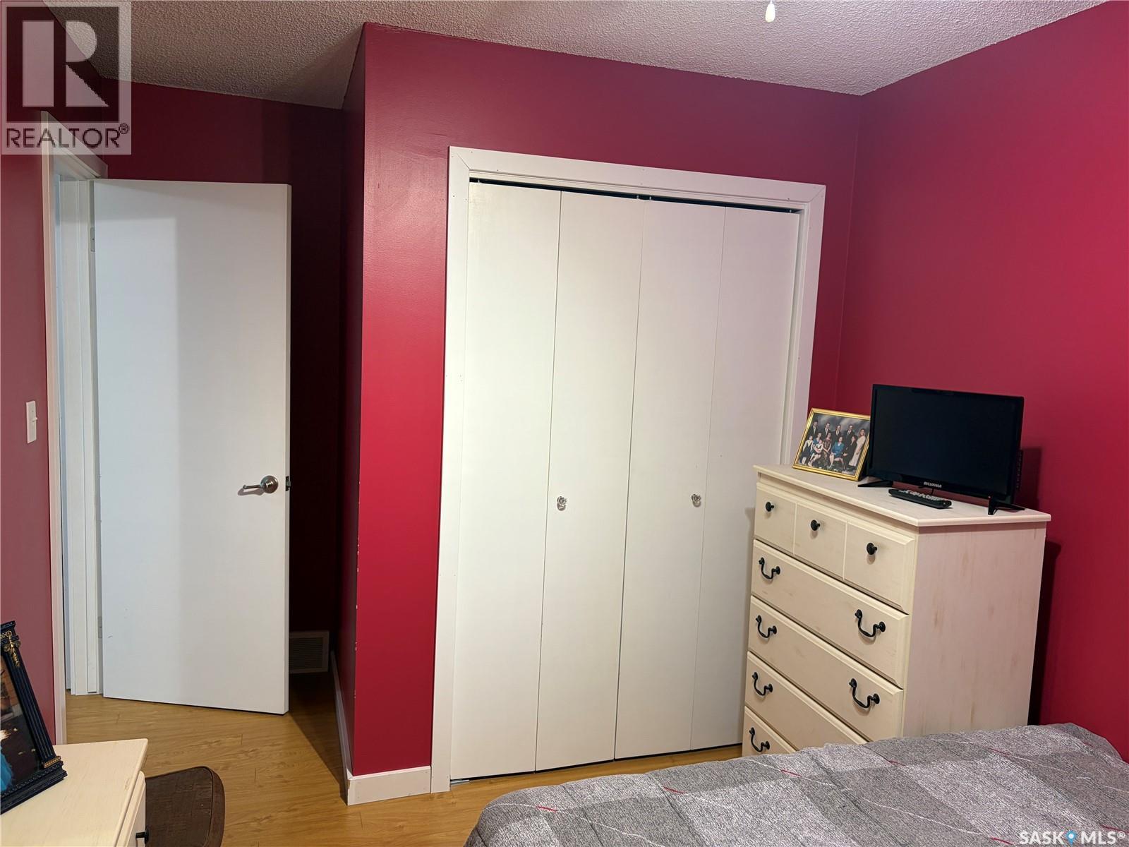 507 6th Street E Property Photo 18