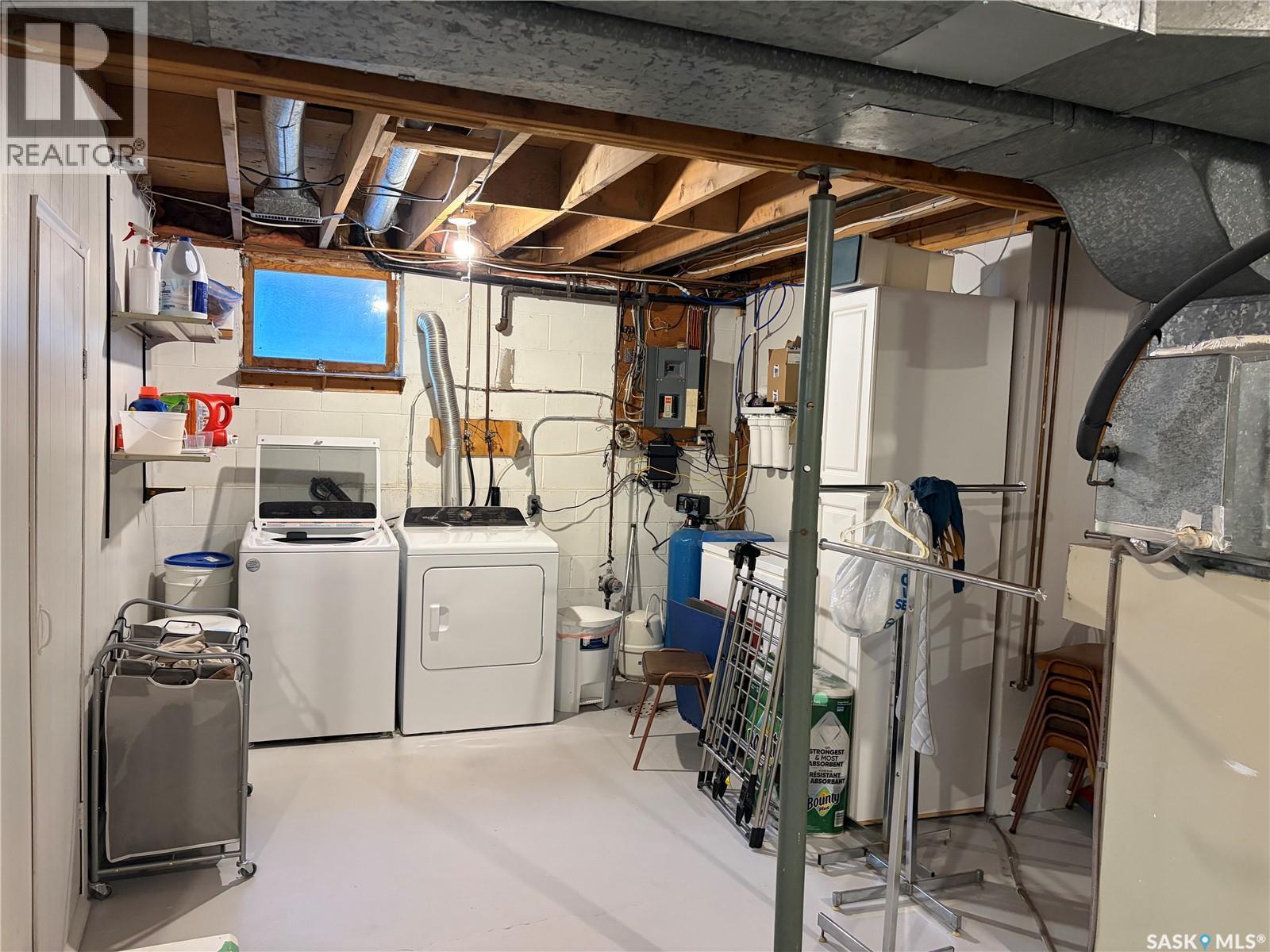 507 6th Street E Property Photo 23