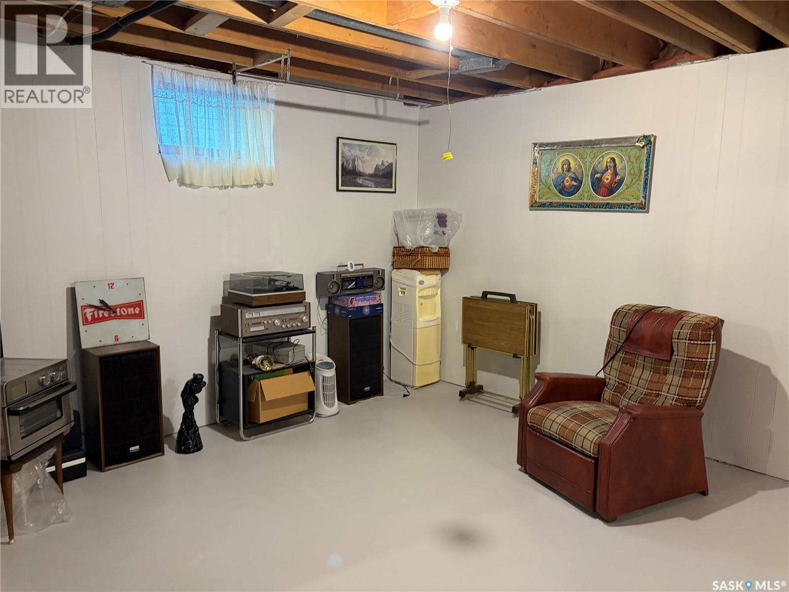 507 6th Street E Property Photo 26