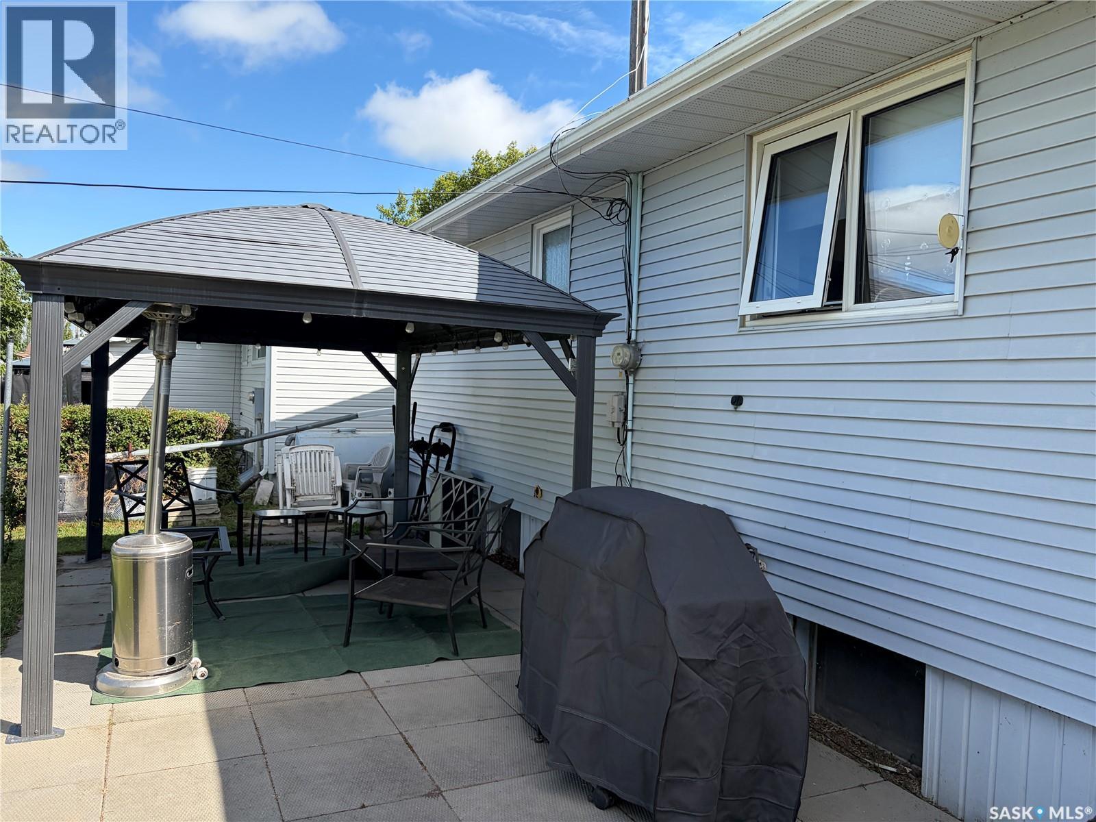 507 6th Street E Property Photo 28
