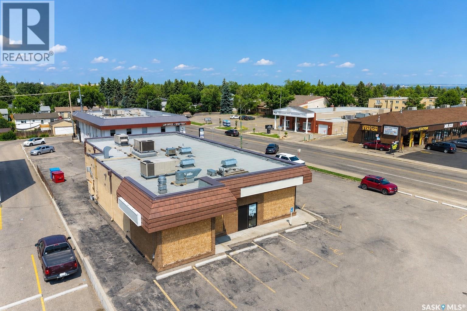 101 3337 8th Street Property Photo 2