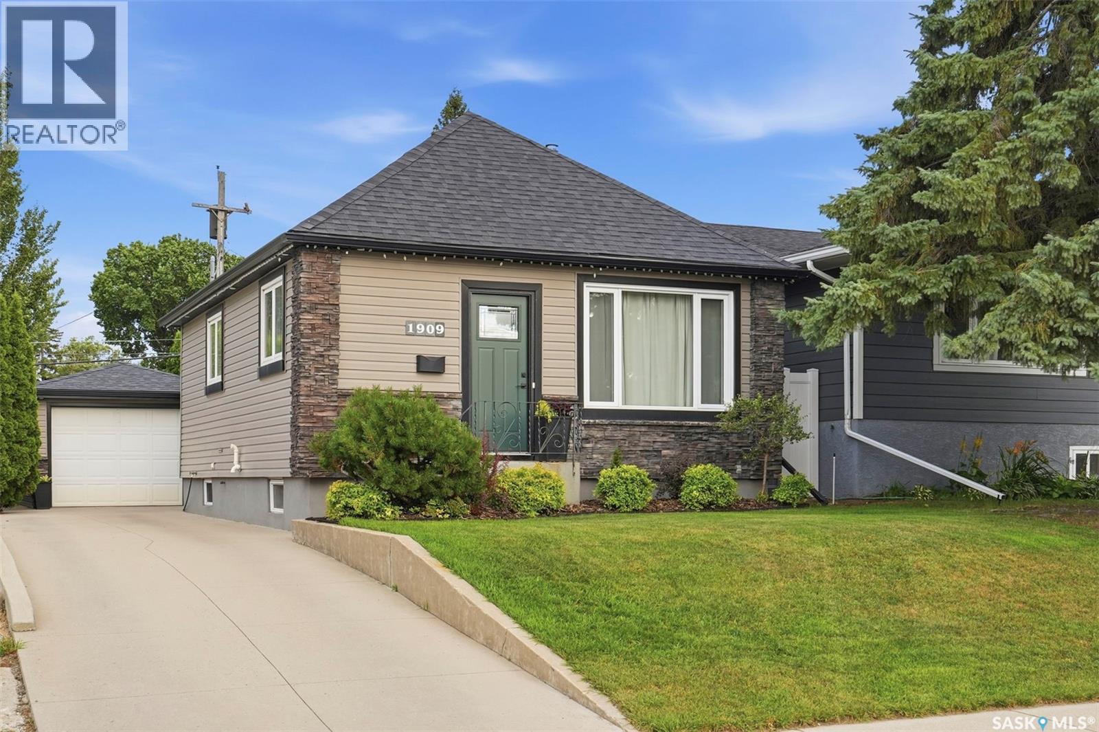 1909 William Avenue Property Photo 1