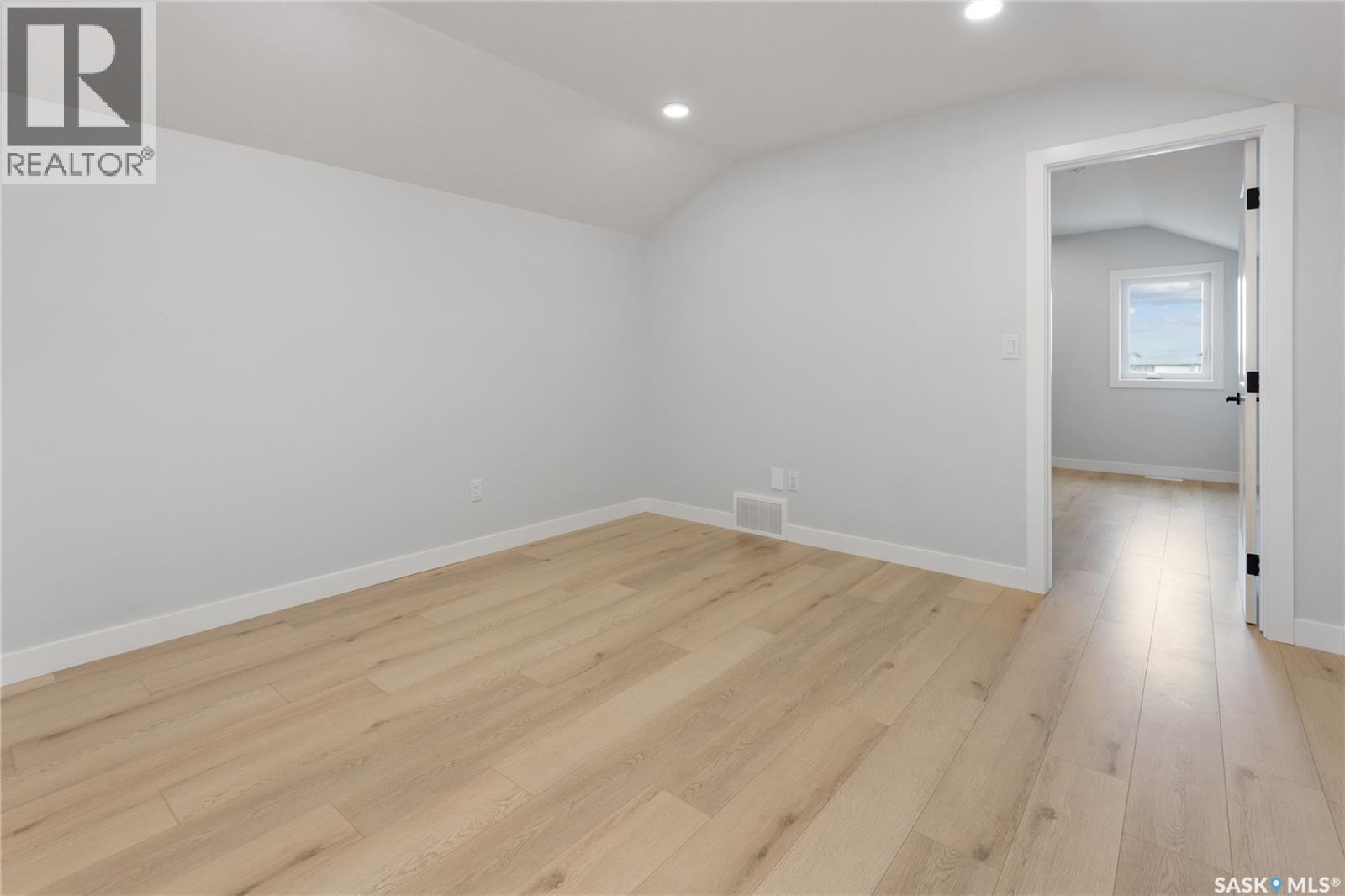 371 Leskiw Bend Property Photo 21