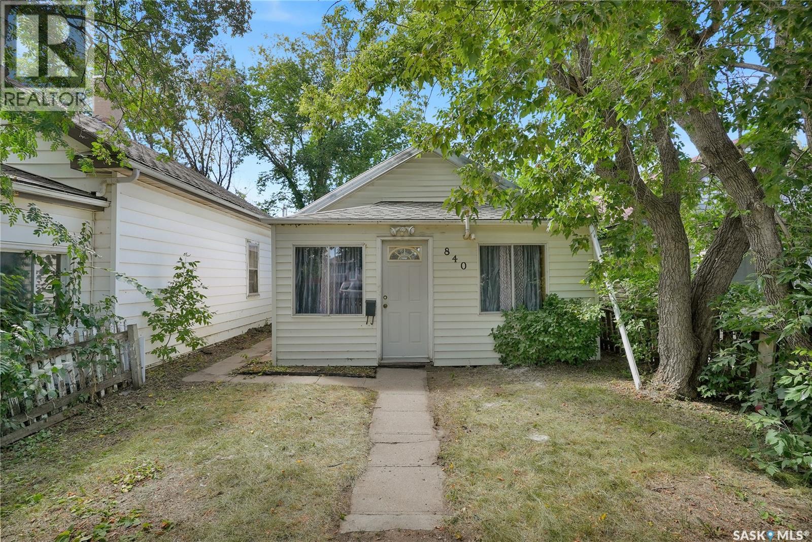 840 Grey Avenue Property Photo 2