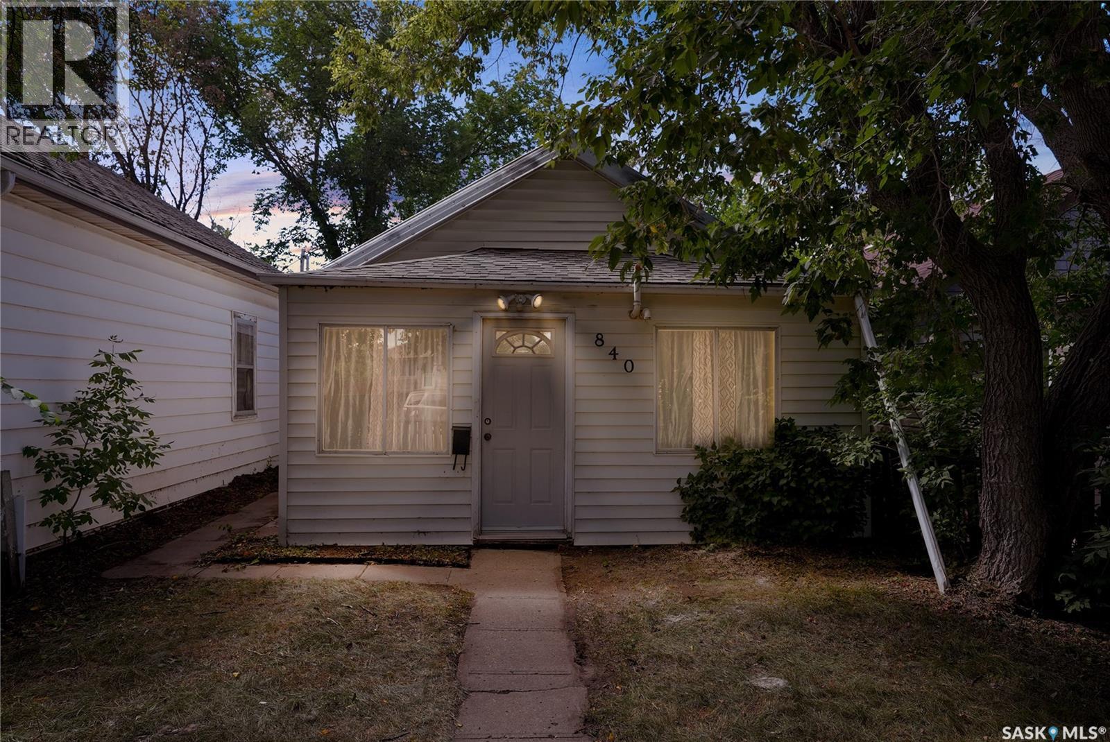840 Grey Avenue Property Photo 3