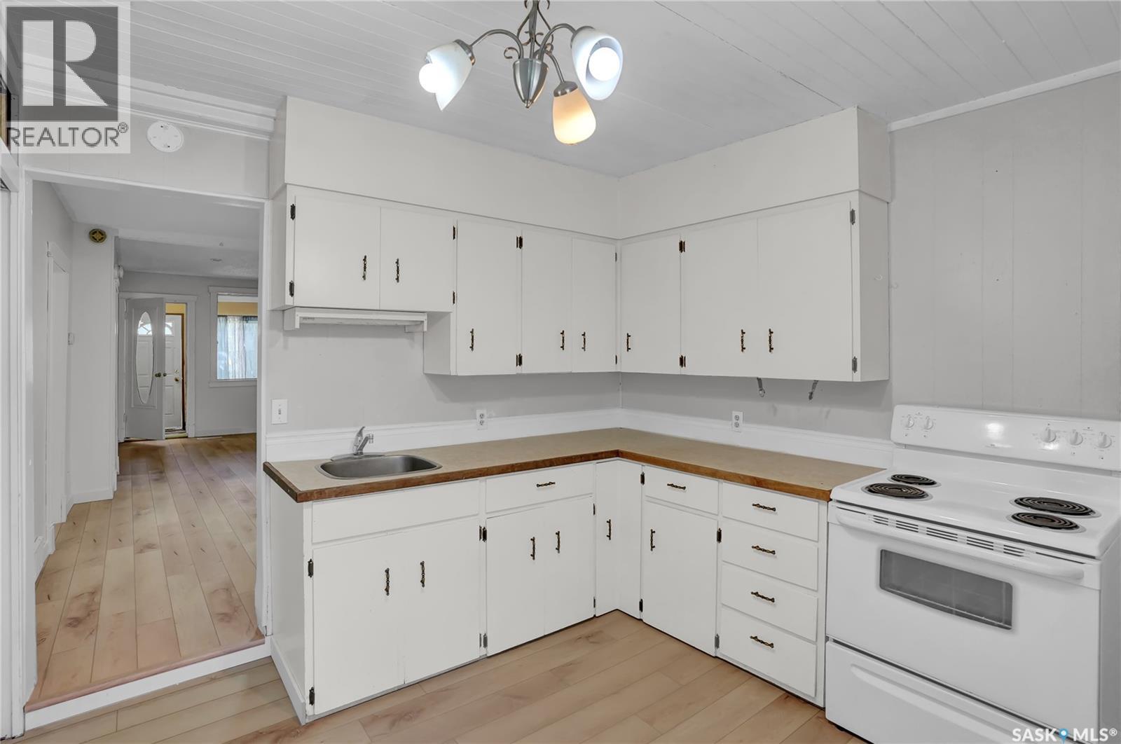840 Grey Avenue Property Photo 16