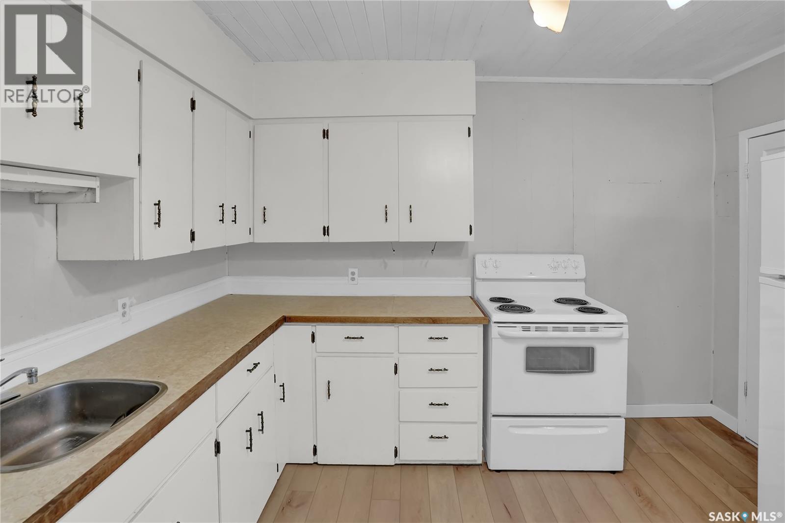 840 Grey Avenue Property Photo 18