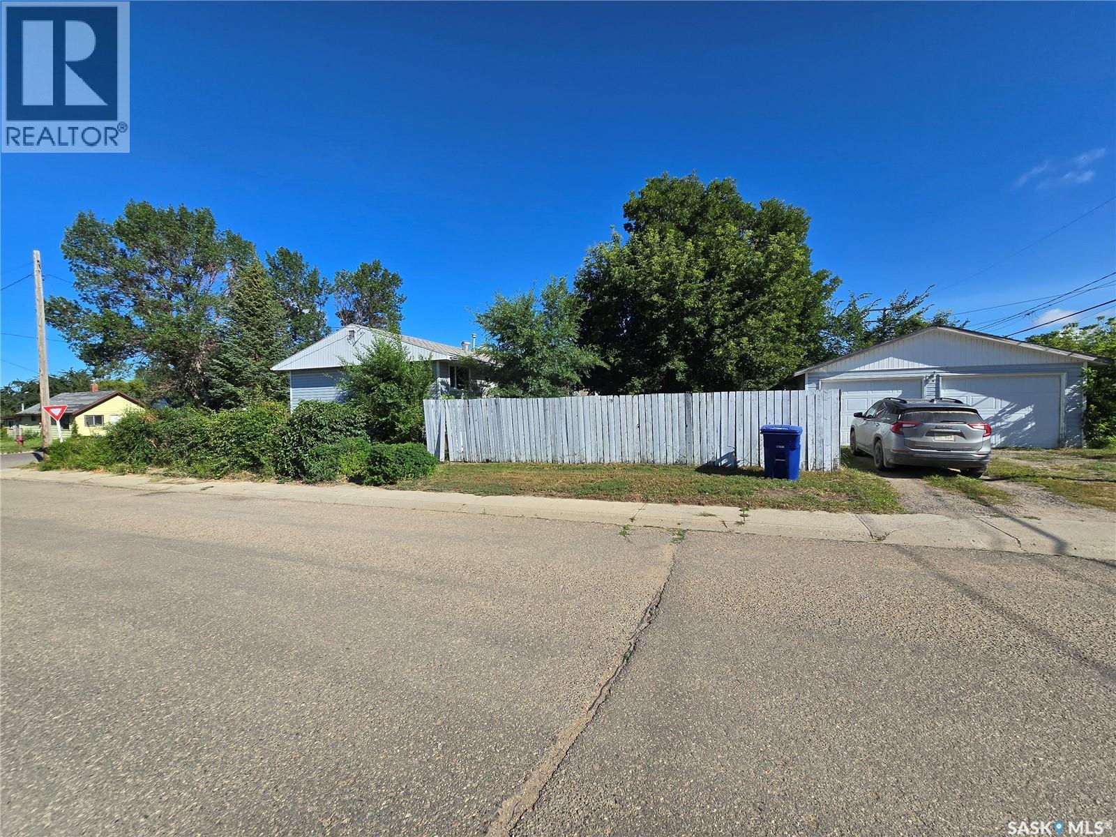 618 3rd Street Se Property Photo 3