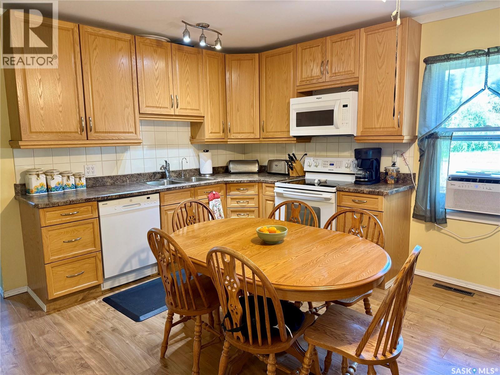 315 3rd Avenue W Property Photo 2