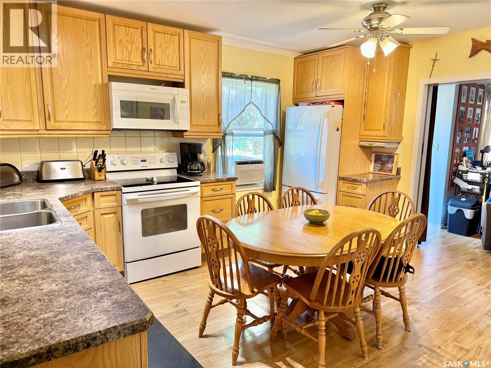 315 3rd Avenue W Property Photo 4