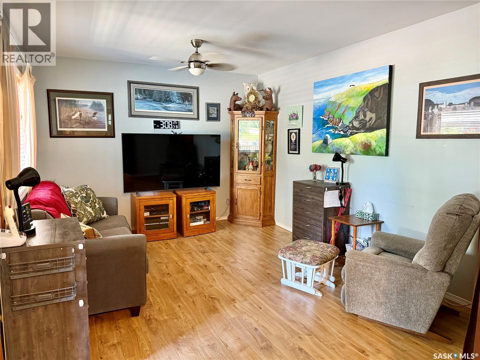 315 3rd Avenue W Property Photo 6