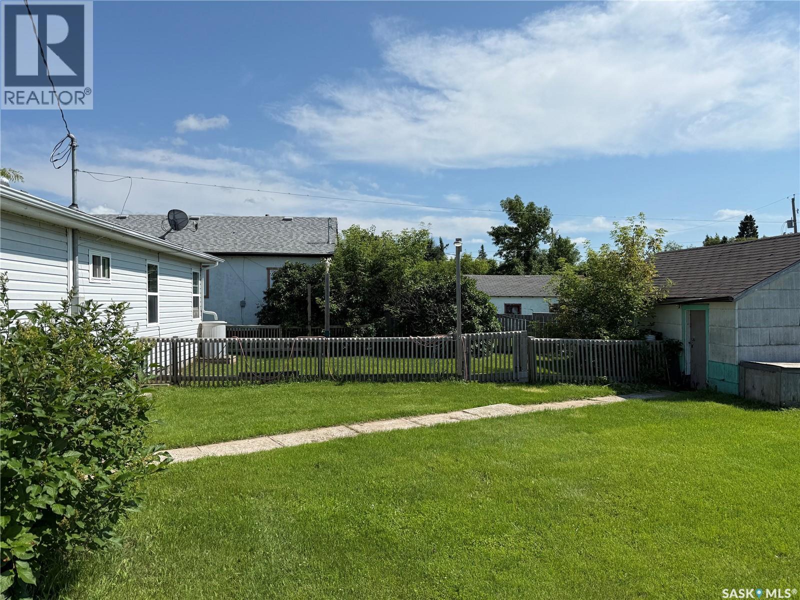 315 3rd Avenue W Property Photo 28