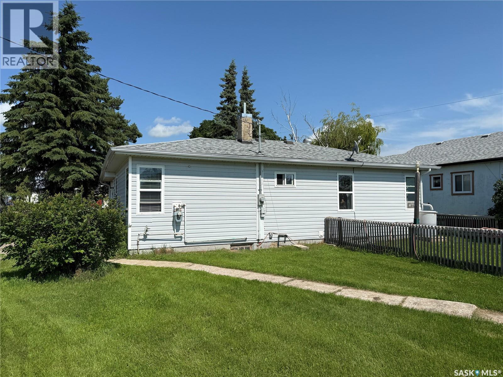 315 3rd Avenue W Property Photo 31