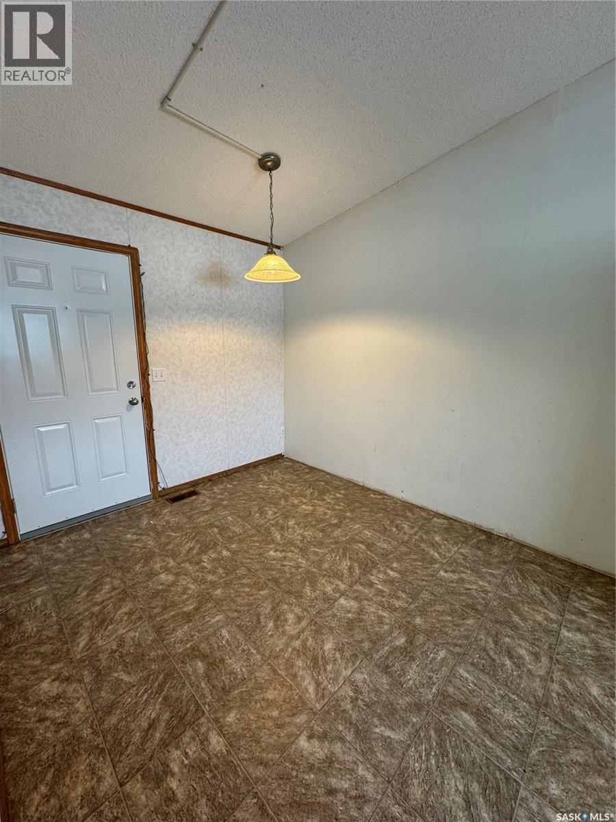 701 2nd Avenue E Property Photo 3