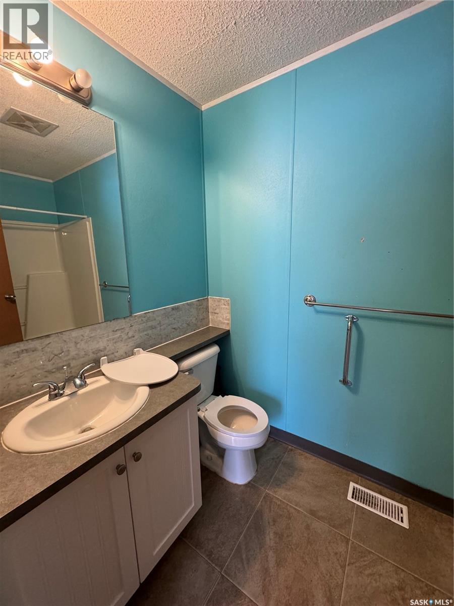 701 2nd Avenue E Property Photo 7