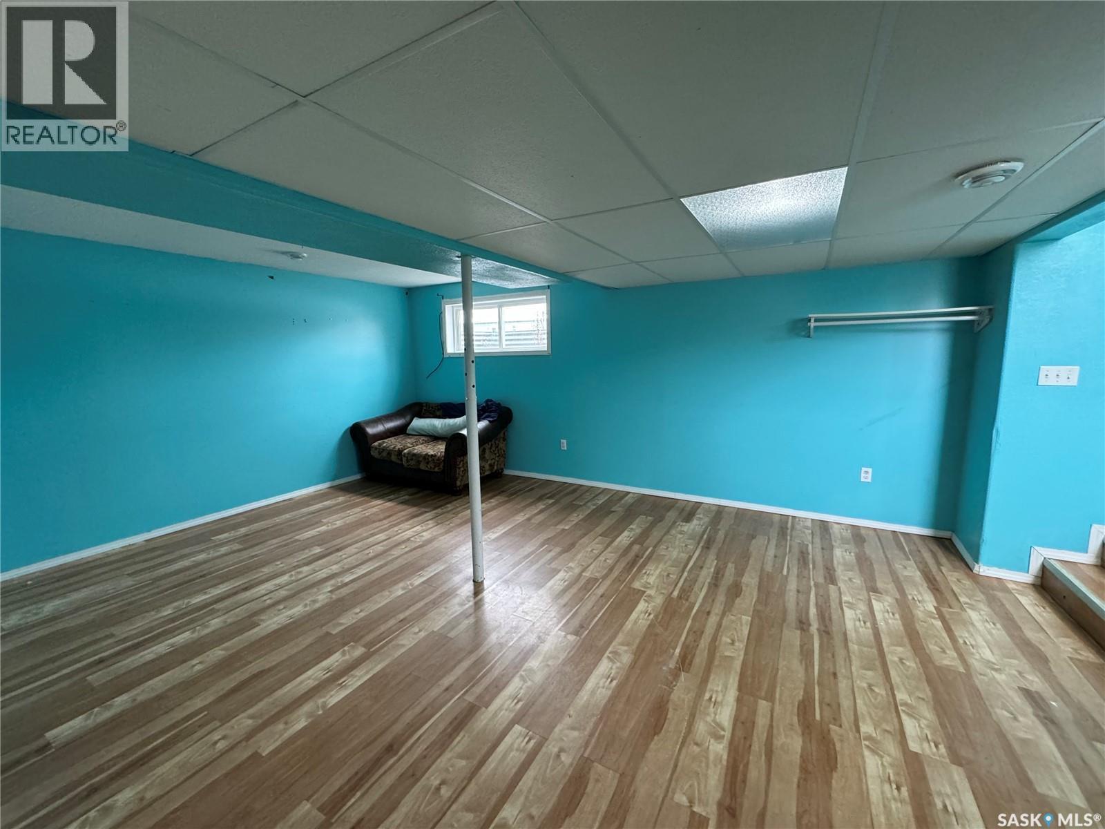 701 2nd Avenue E Property Photo 9