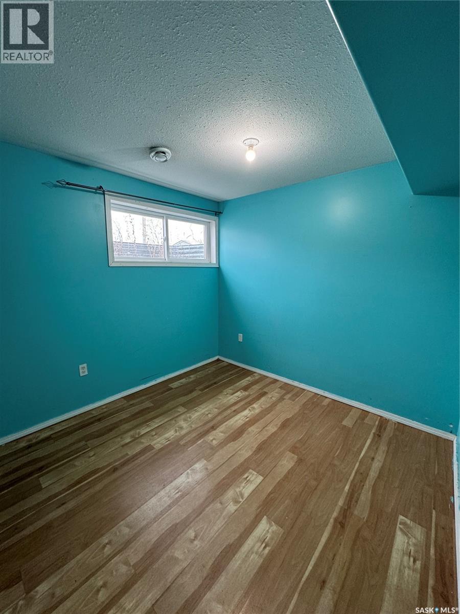 701 2nd Avenue E Property Photo 12