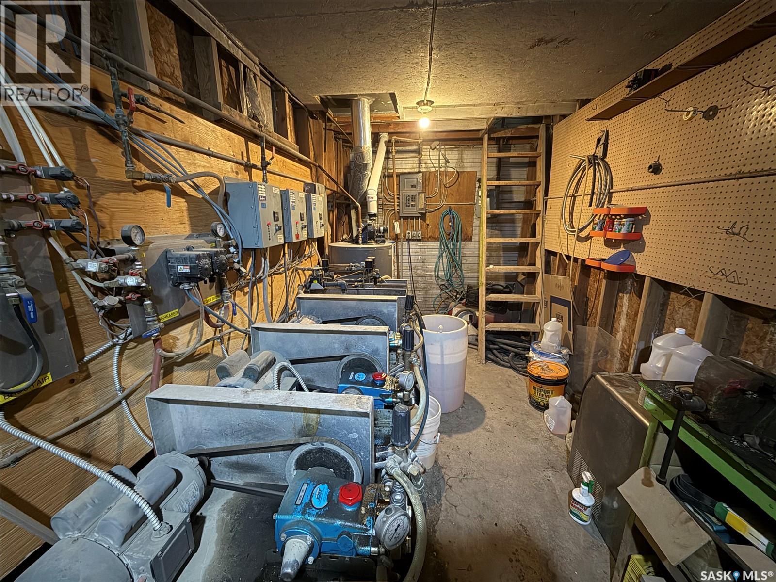 406 - 410 Railway Avenue Property Photo 16