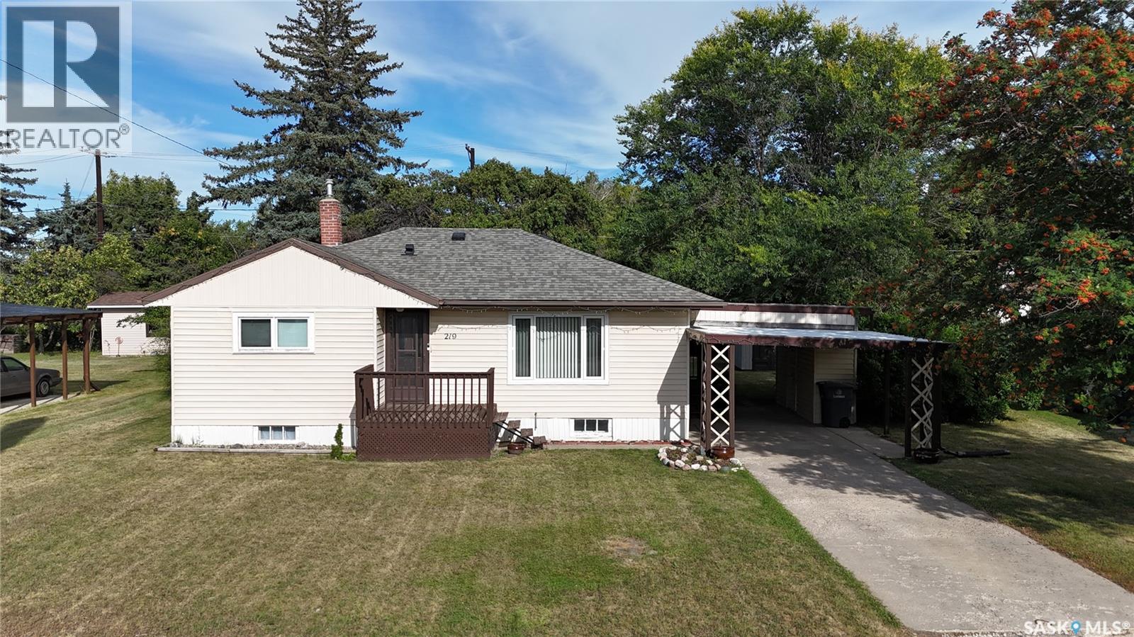219 Thomson STREET Property Photo 1