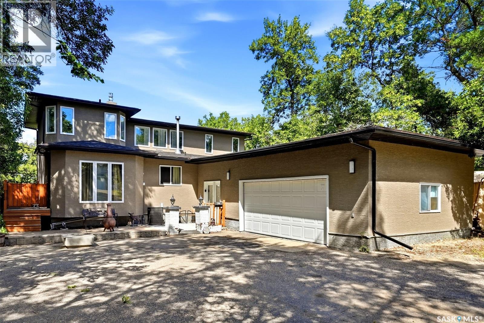 210 PLEASANT AVENUE