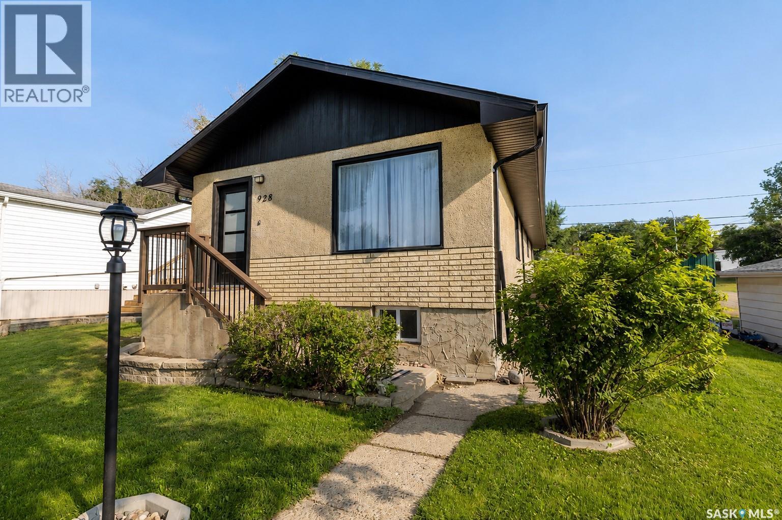 928 Hochelaga STREET W Property Photo 1