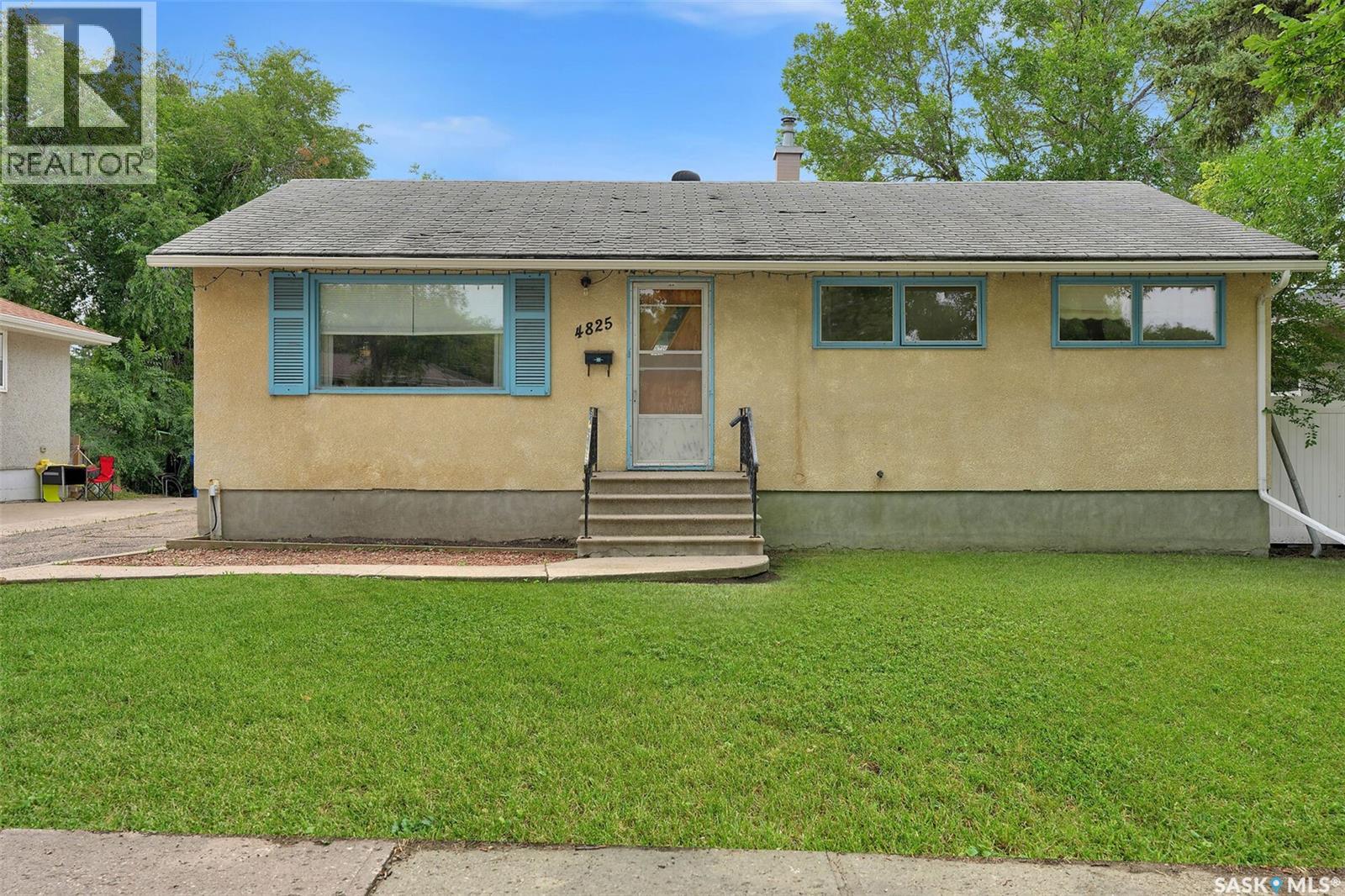 4825 Sherwood DRIVE Property Photo 1