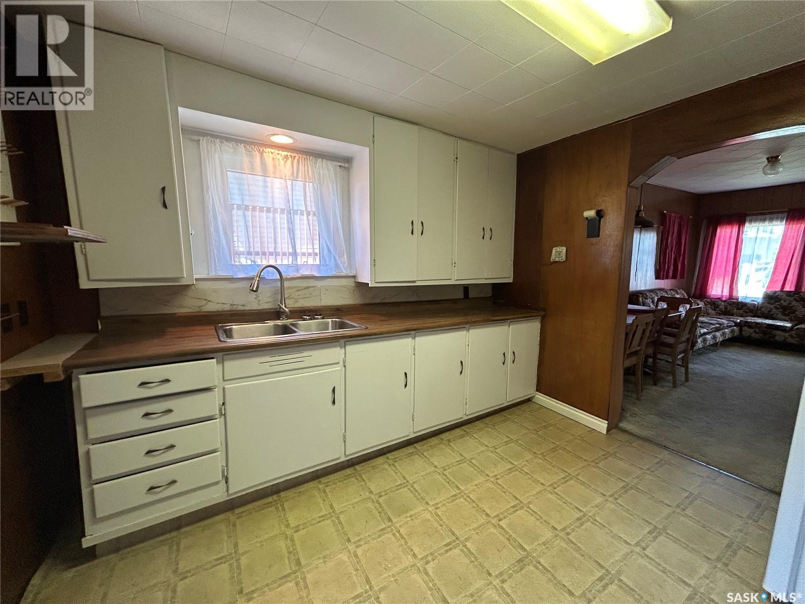 929 Brown Street Property Photo 7