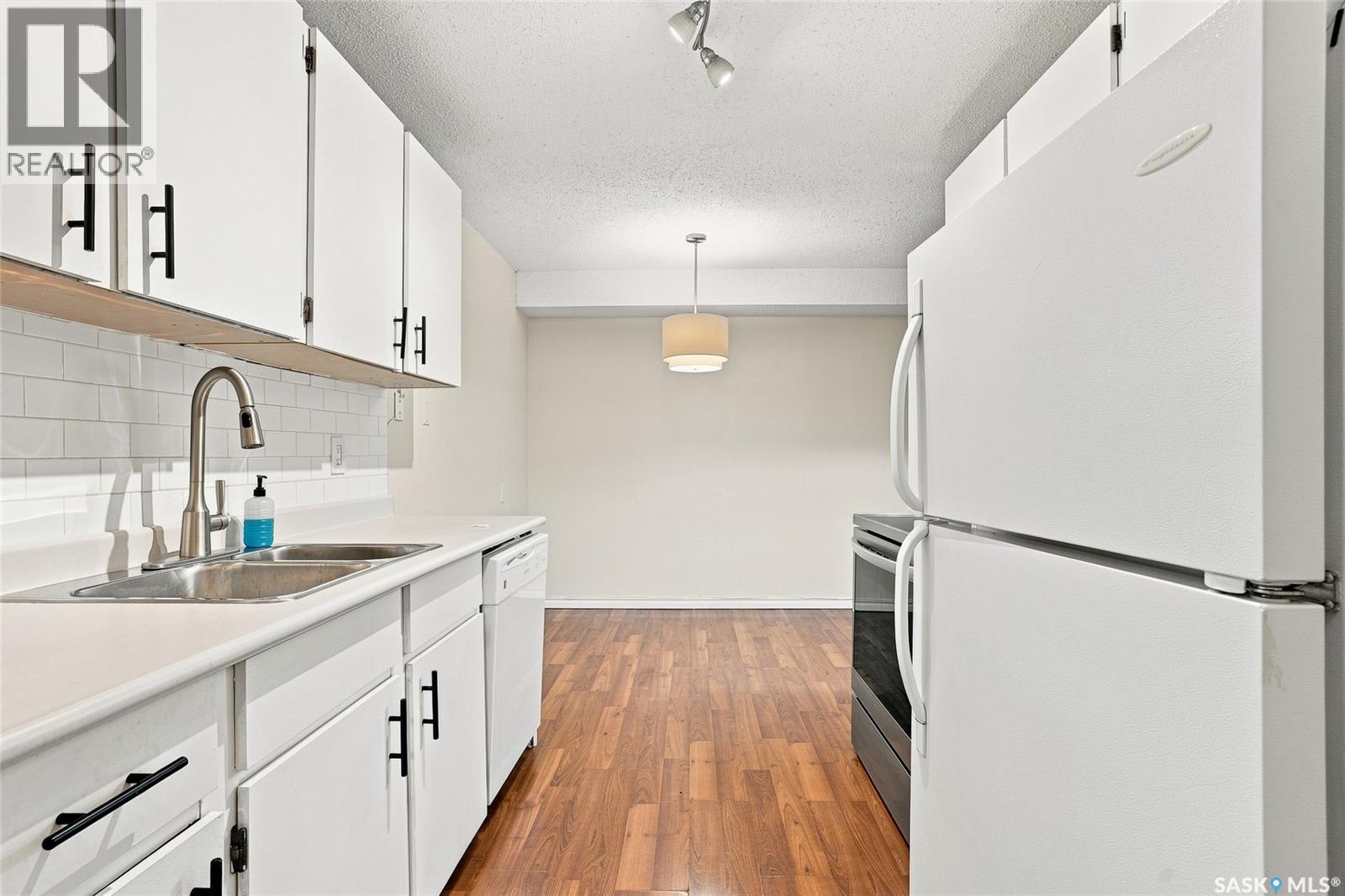 614 310 Stillwater Drive Property Photo 4