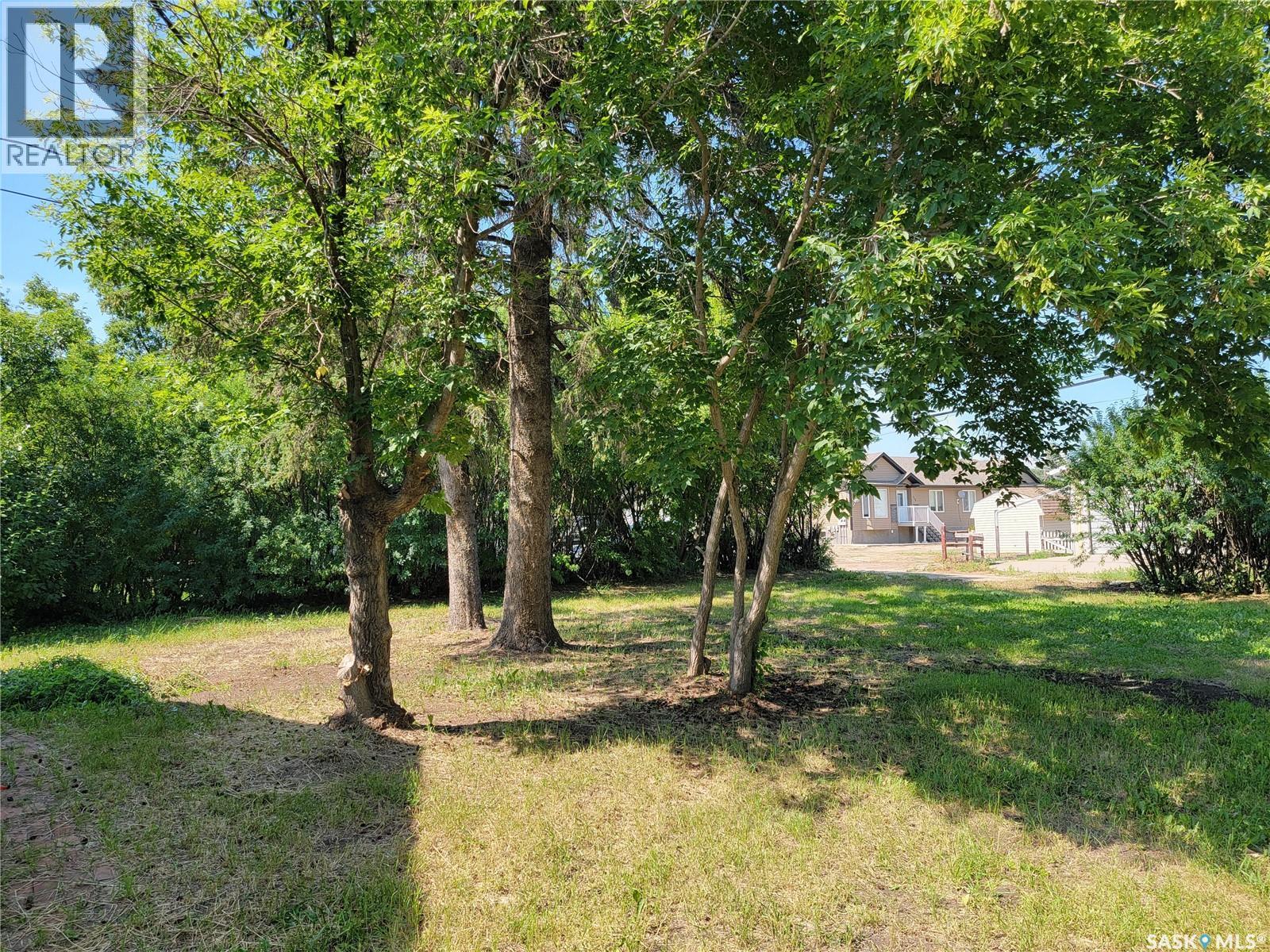 273 1st Avenue W Property Photo 14