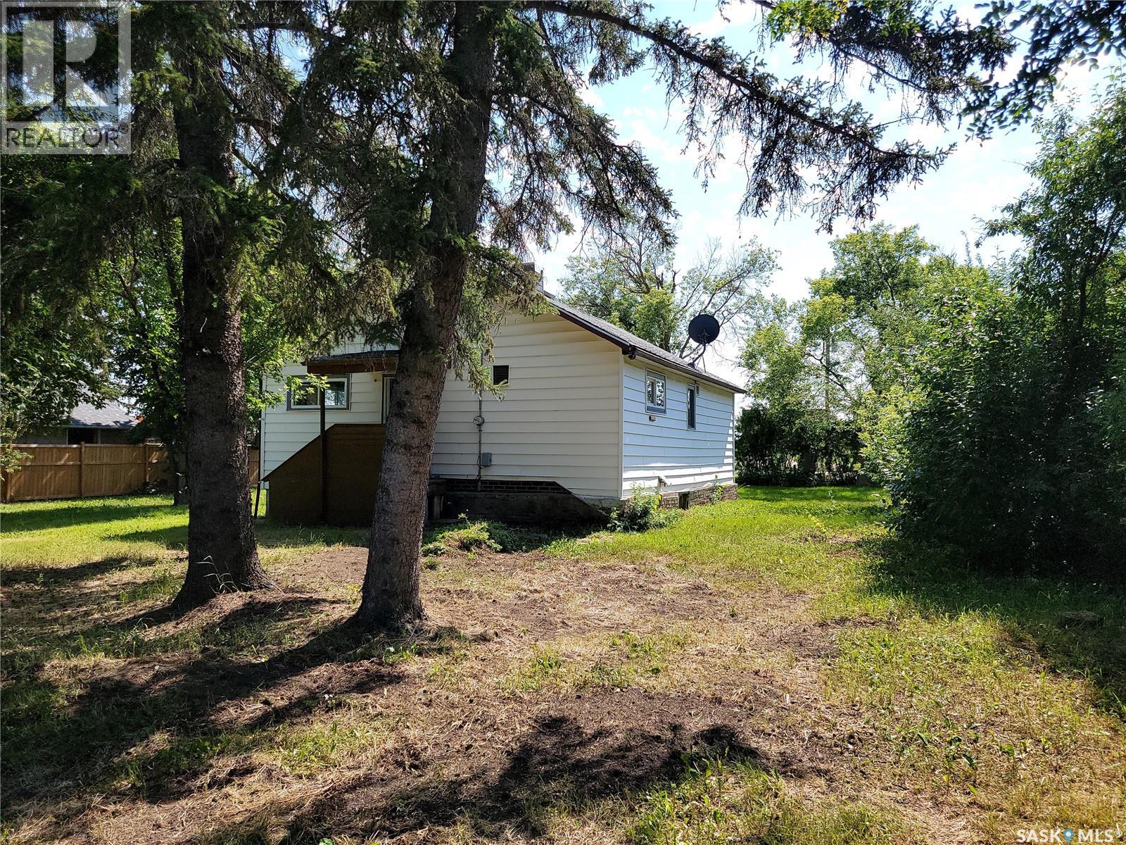 273 1st Avenue W Property Photo 17