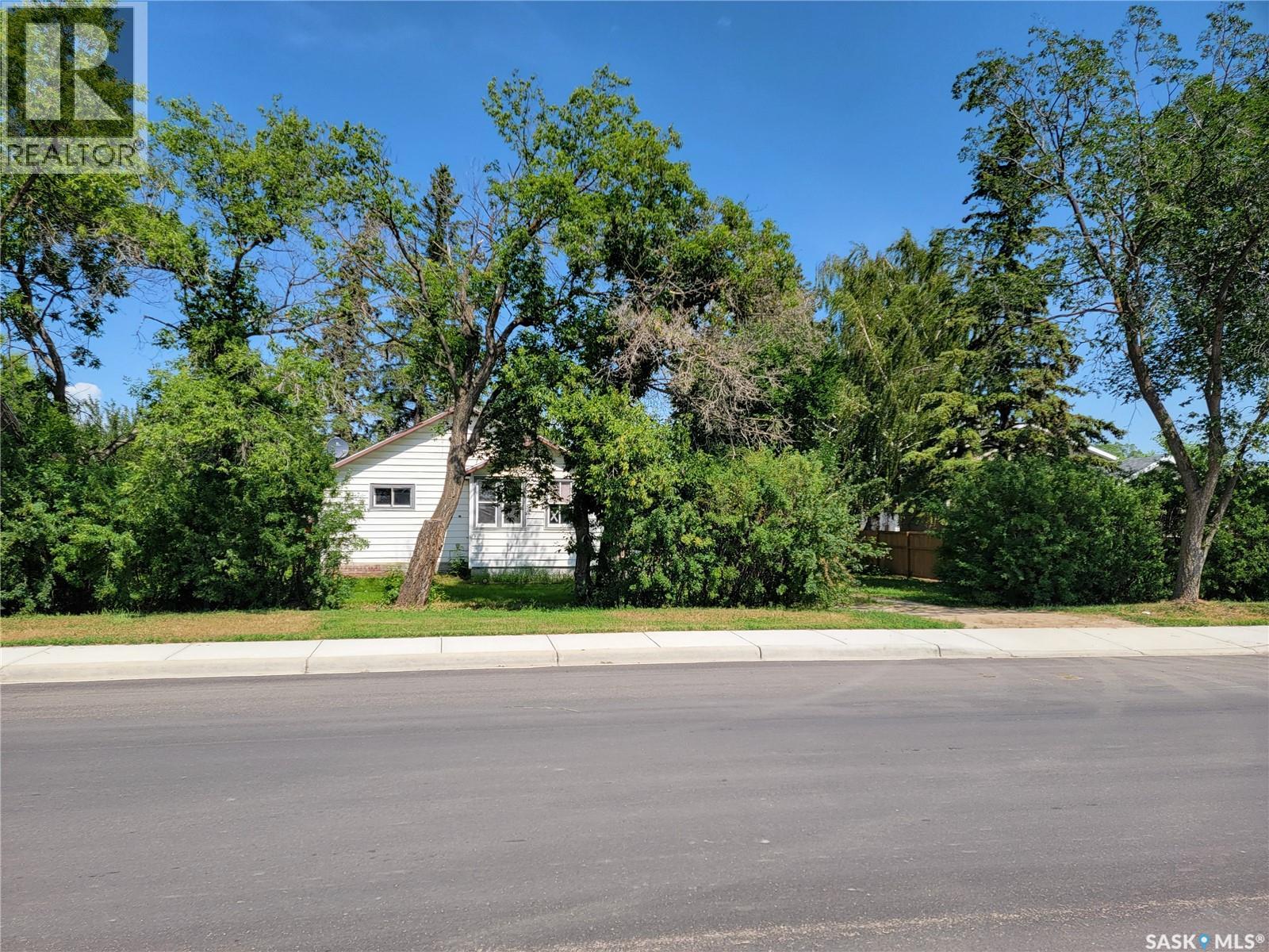 273 1st Avenue W Property Photo 19
