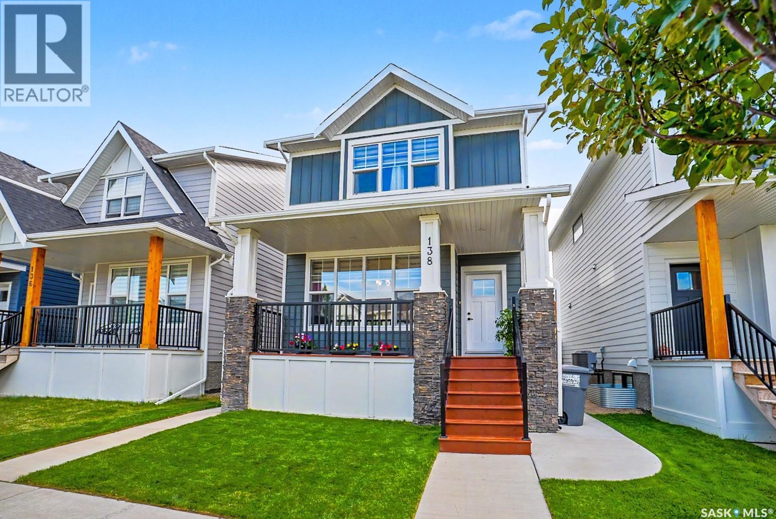138 Rosewood BOULEVARD E Property Photo 1