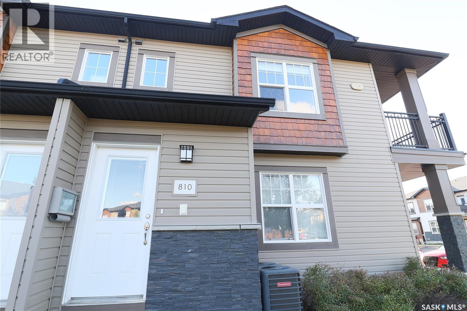 810 1015 Patrick CRESCENT