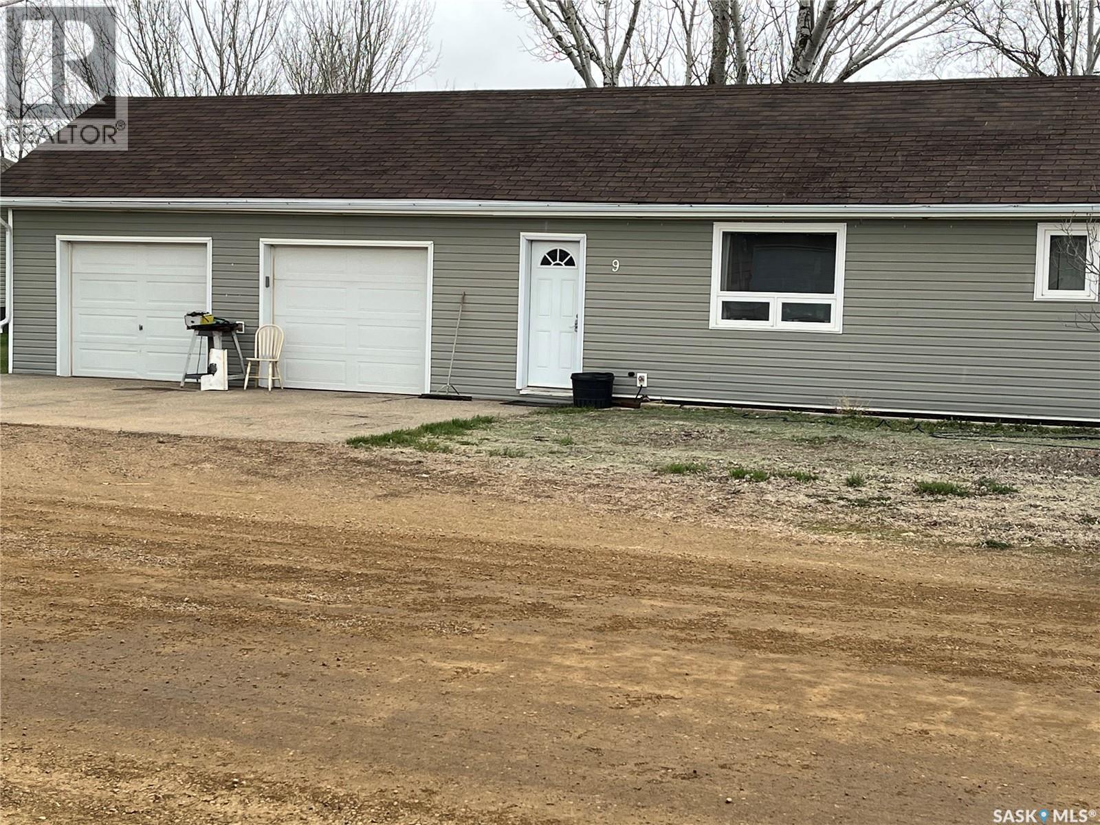 9 2nd Street E Property Photo 2