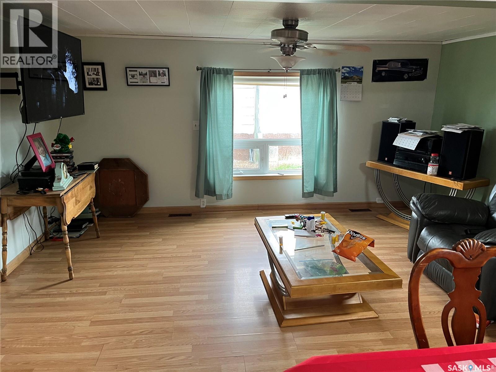 9 2nd Street E Property Photo 7