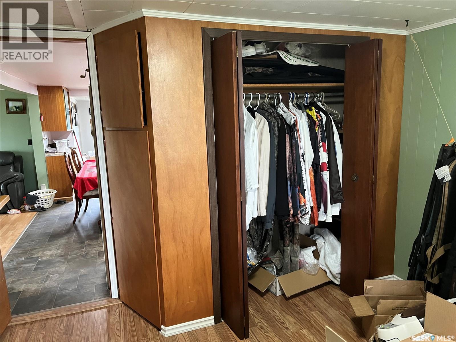 9 2nd Street E Property Photo 11
