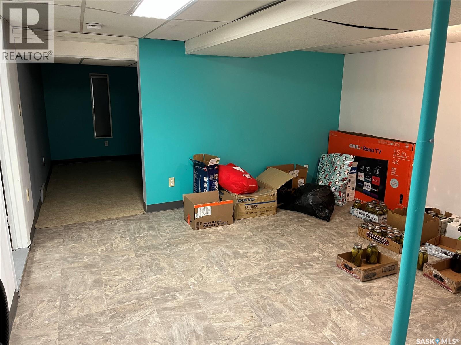 9 2nd Street E Property Photo 17