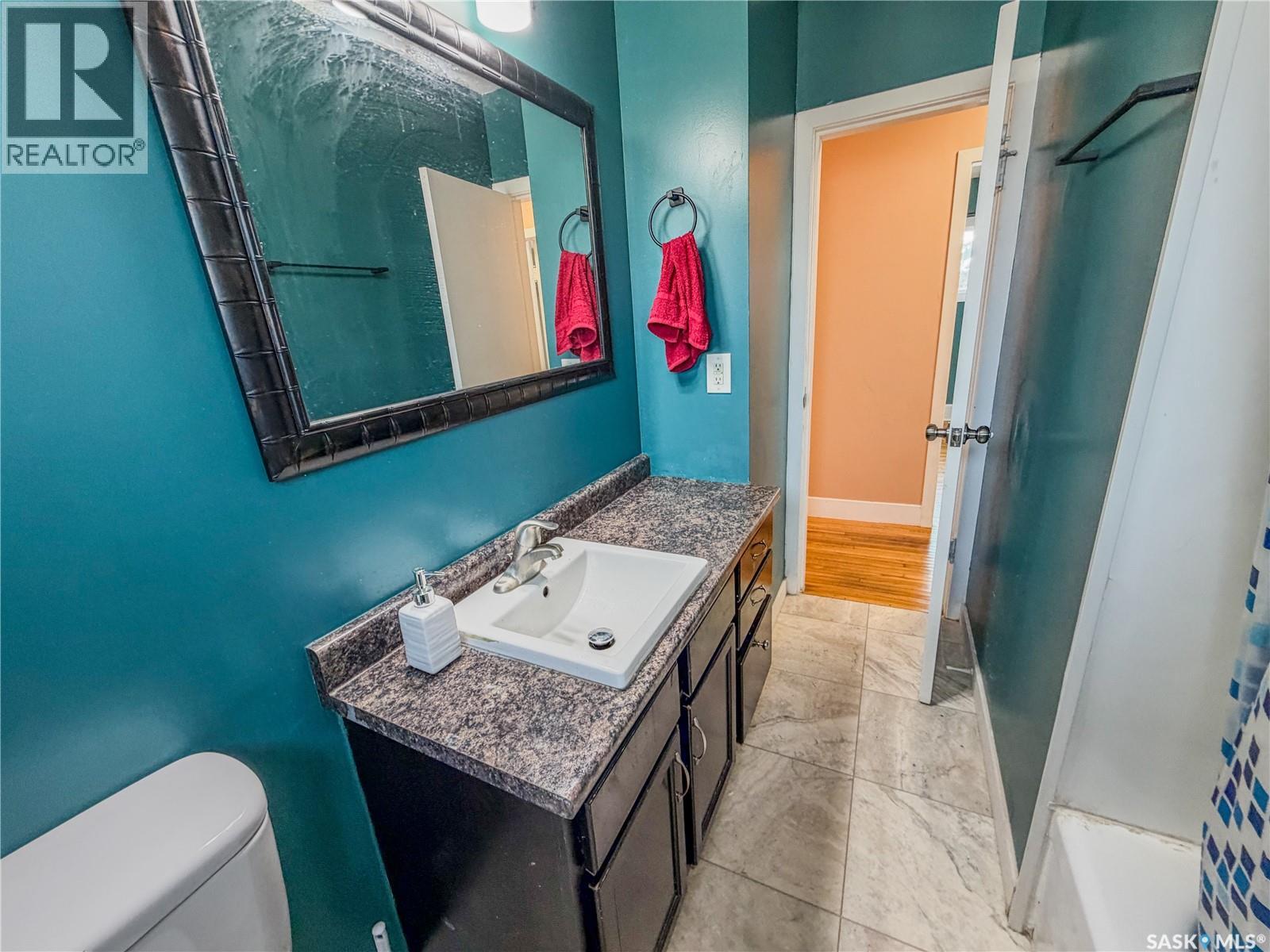 228 8th Avenue E Property Photo 19