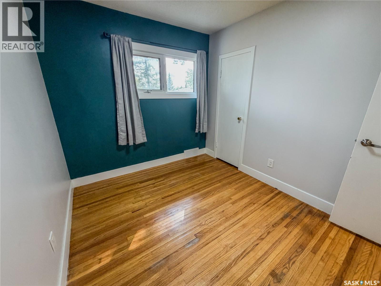 228 8th Avenue E Property Photo 20