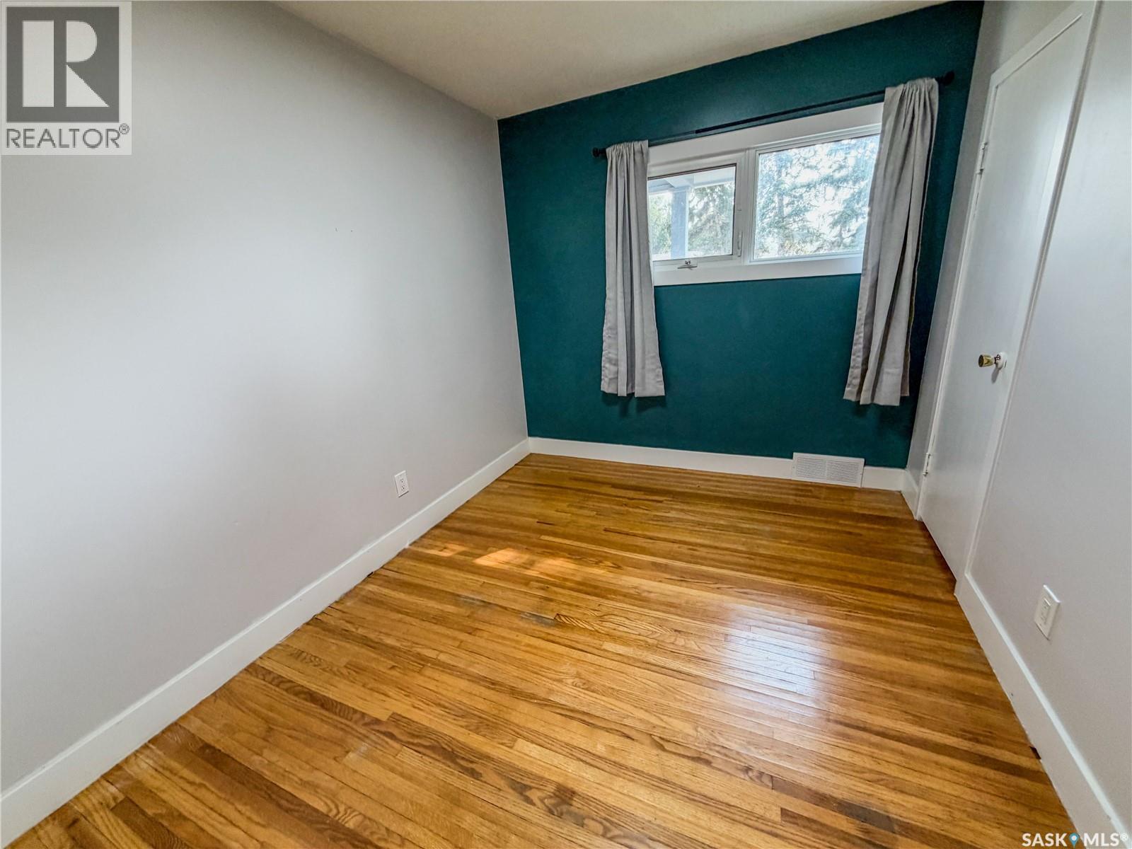 228 8th Avenue E Property Photo 21