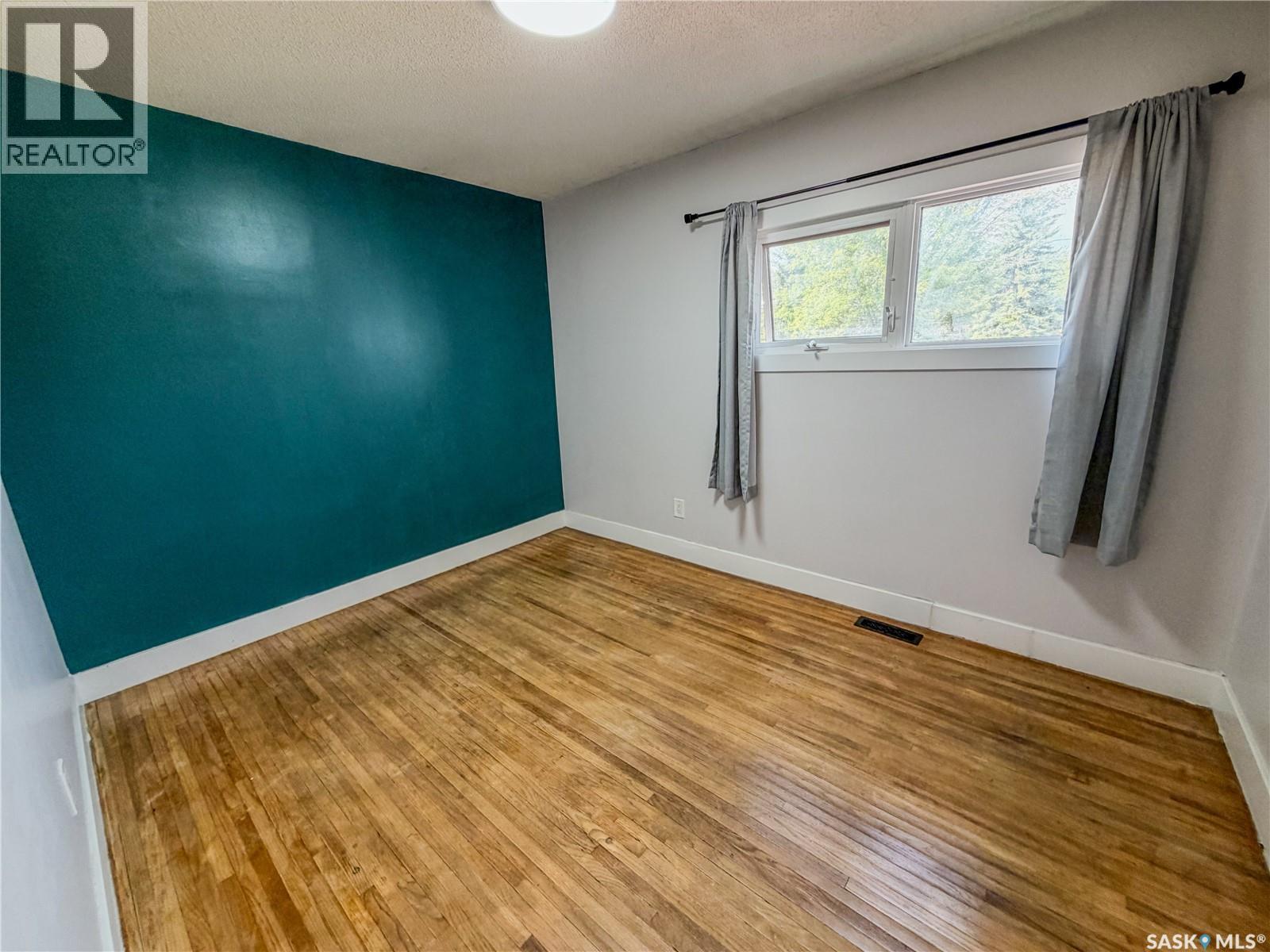 228 8th Avenue E Property Photo 22