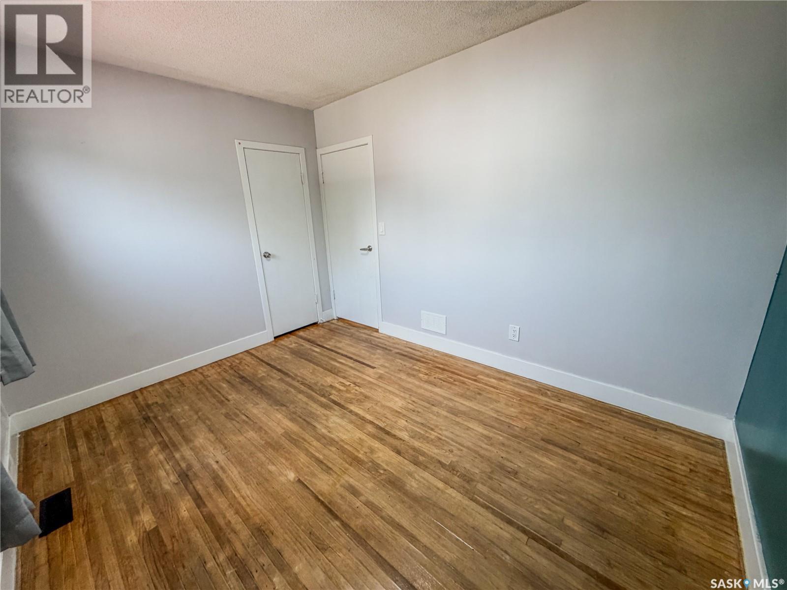 228 8th Avenue E Property Photo 23