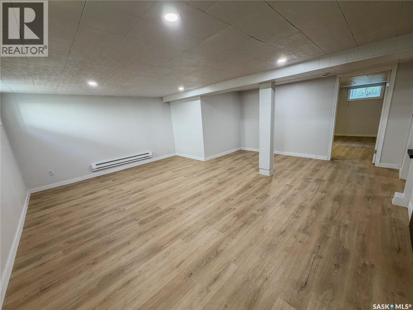 228 8th Avenue E Property Photo 27