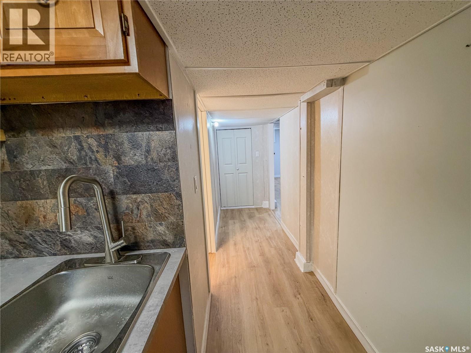 228 8th Avenue E Property Photo 34
