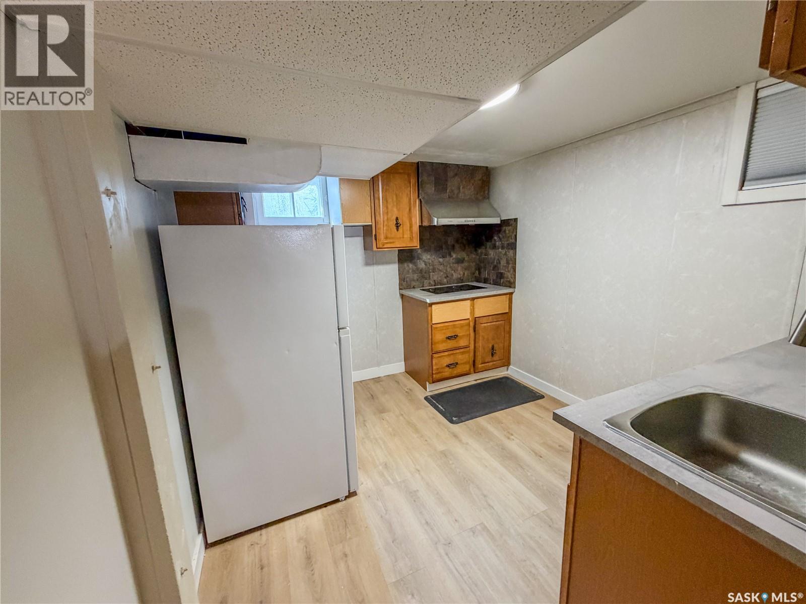 228 8th Avenue E Property Photo 37