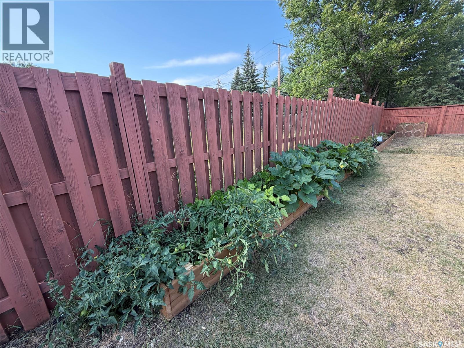 228 8th Avenue E Property Photo 44