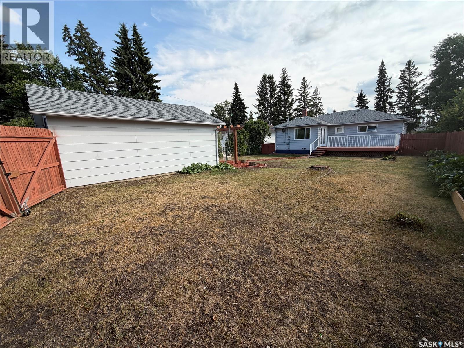 228 8th Avenue E Property Photo 45