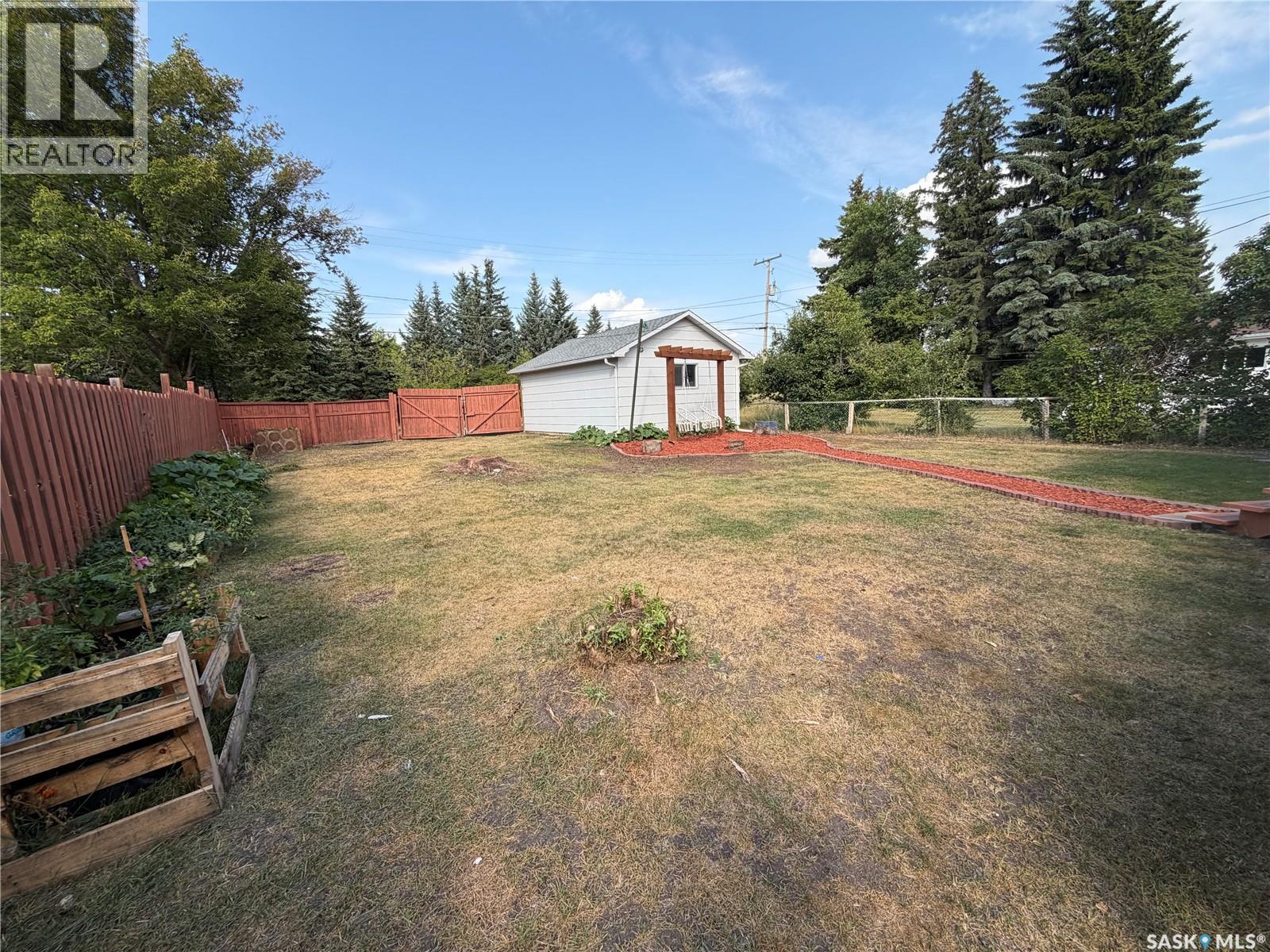 228 8th Avenue E Property Photo 46